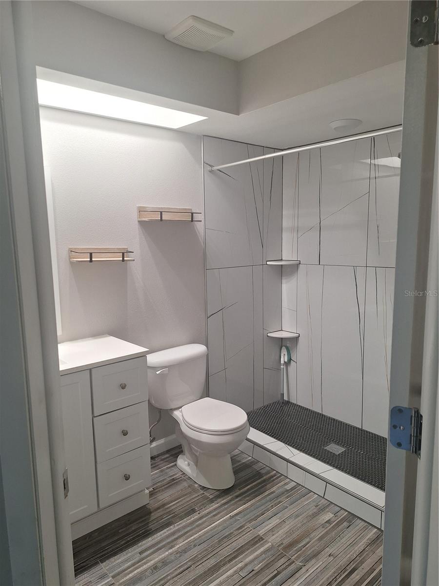 Image 37 of 40 For 3583 Whispering Oaks Lane 103