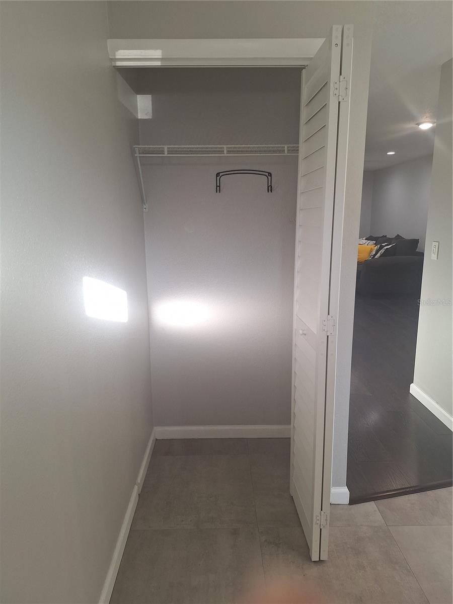 Image 4 of 40 For 3583 Whispering Oaks Lane 103