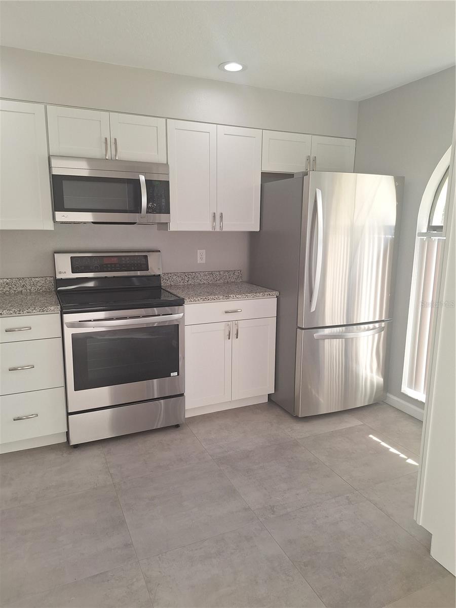 Image 6 of 40 For 3583 Whispering Oaks Lane 103