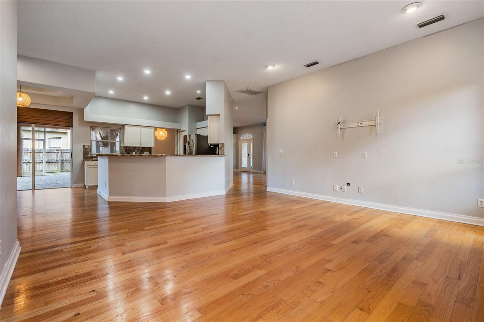 Image 17 of 46 For 2706 Bent Leaf Drive