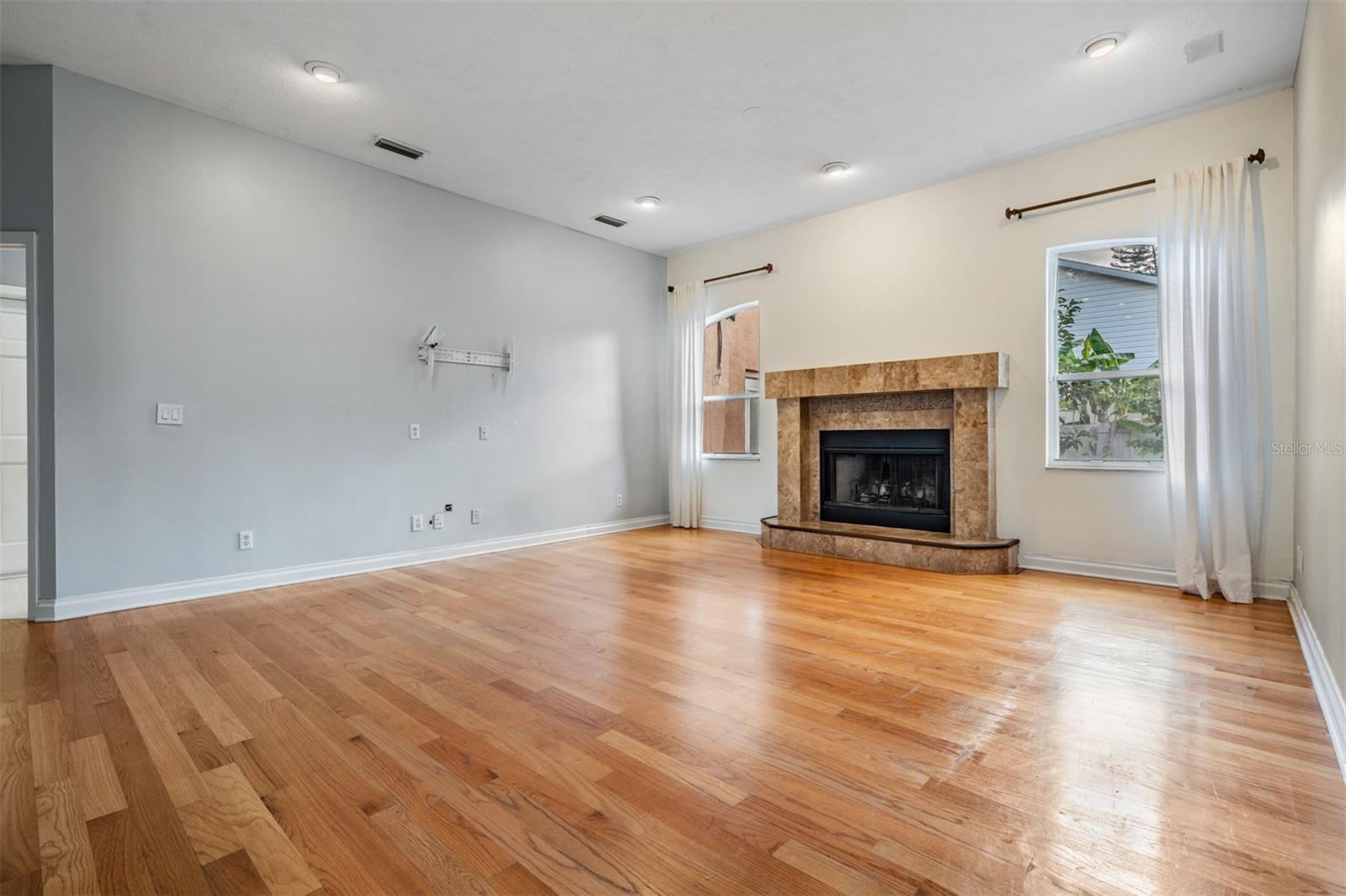 Image 19 of 46 For 2706 Bent Leaf Drive