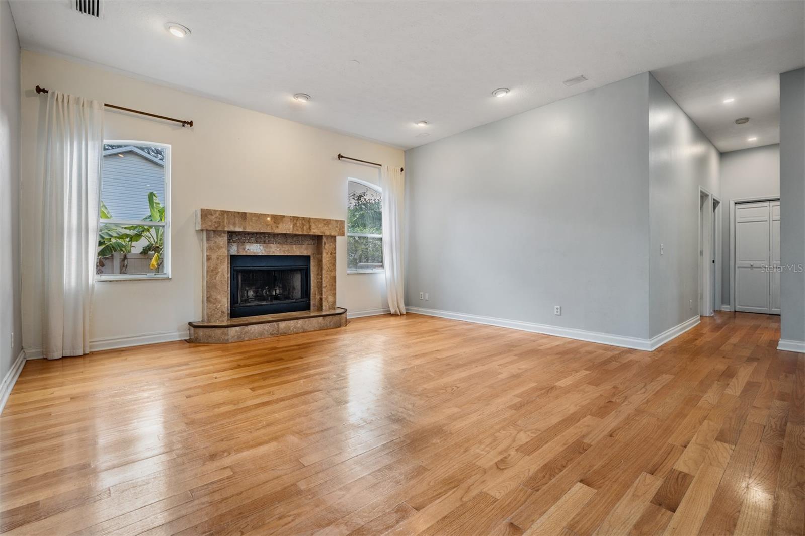 Image 20 of 46 For 2706 Bent Leaf Drive