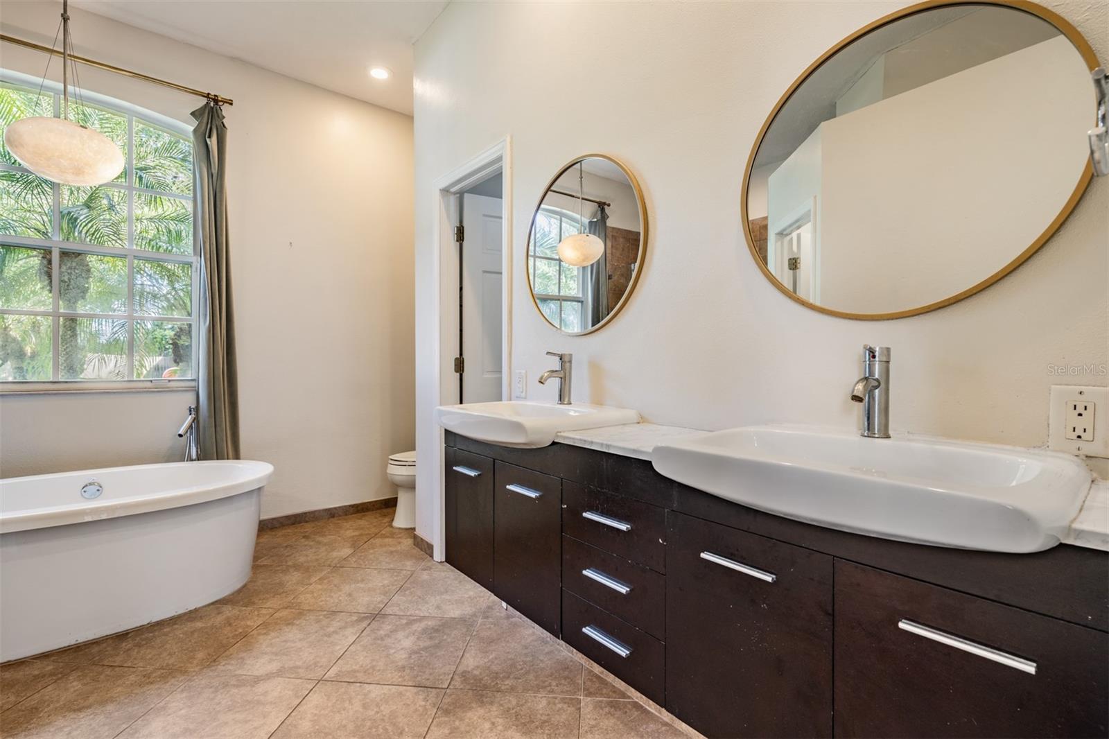 Image 23 of 46 For 2706 Bent Leaf Drive