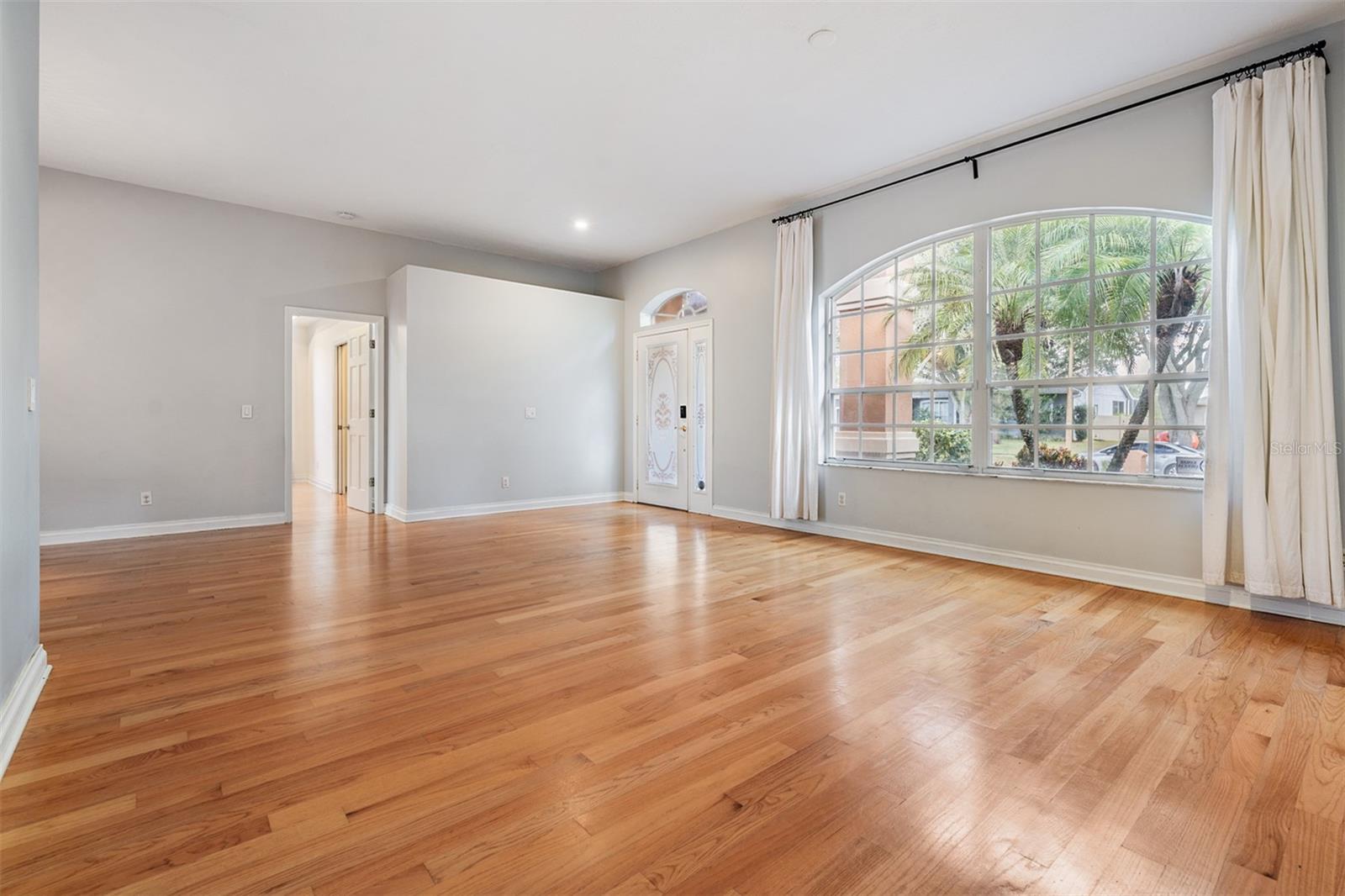 Image 27 of 46 For 2706 Bent Leaf Drive