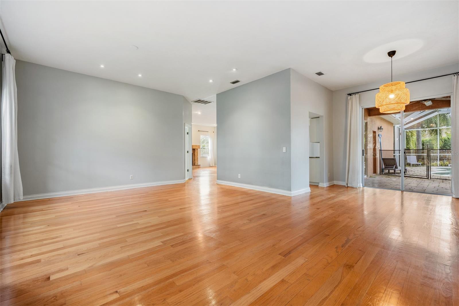 Image 6 of 46 For 2706 Bent Leaf Drive