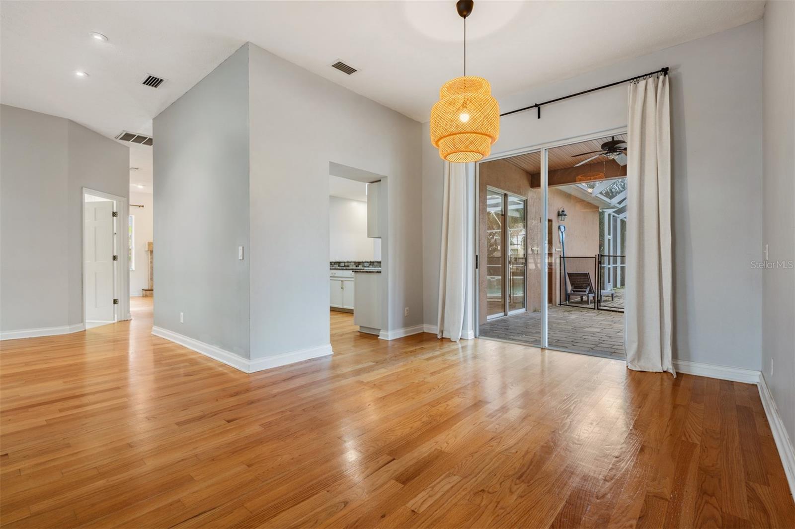 Image 7 of 46 For 2706 Bent Leaf Drive