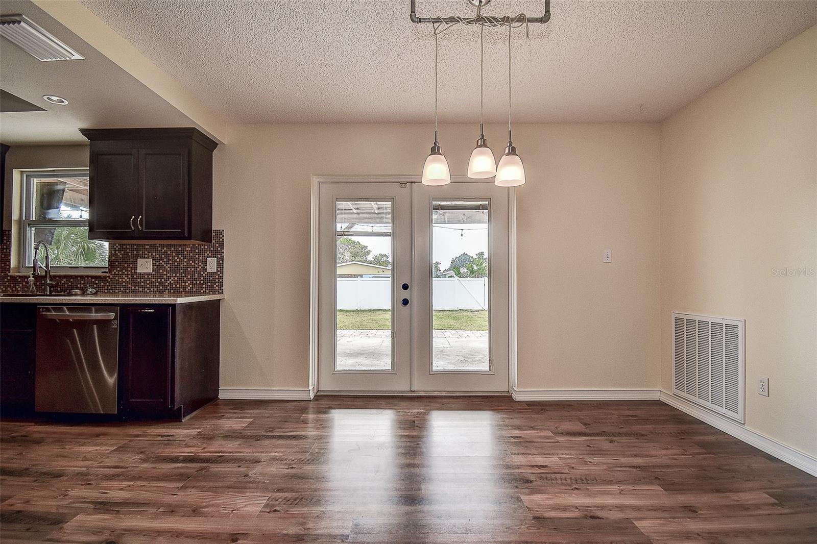 Image 11 of 48 For 600 91st Avenue N