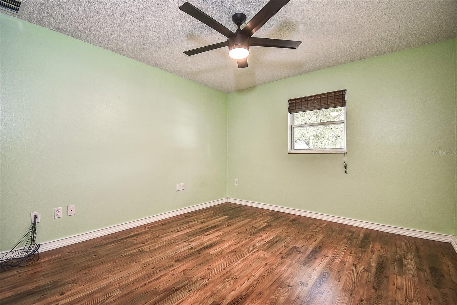 Image 18 of 48 For 600 91st Avenue N