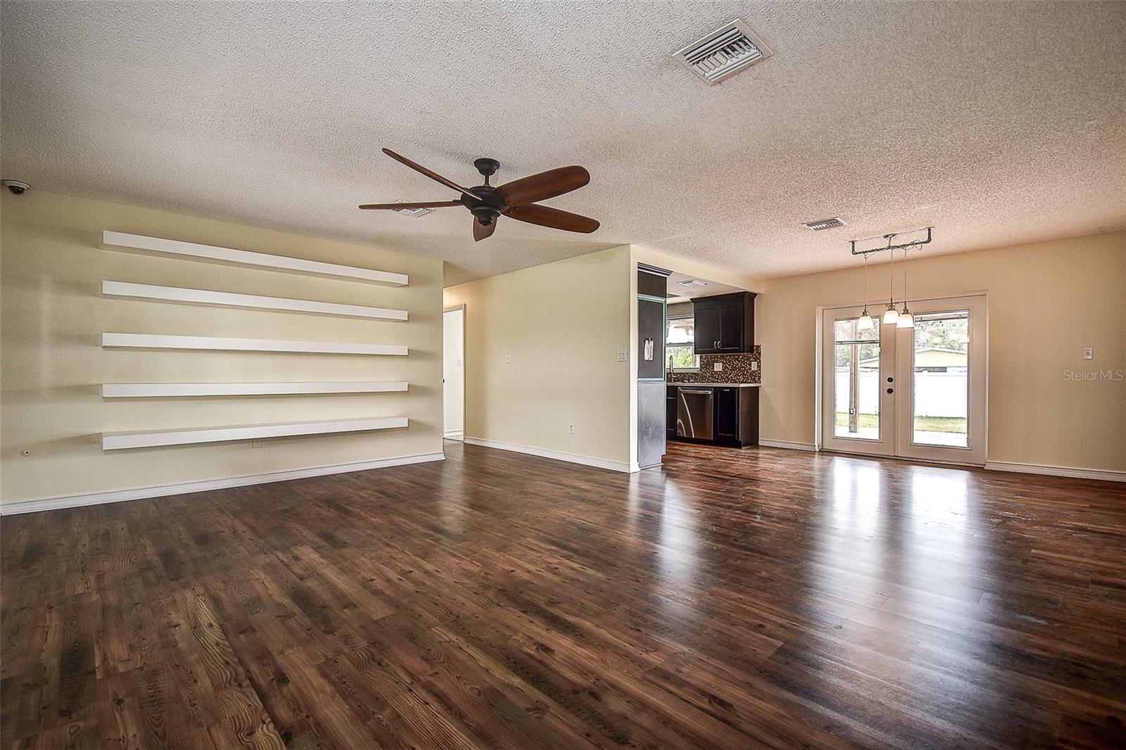 Image 7 of 48 For 600 91st Avenue N