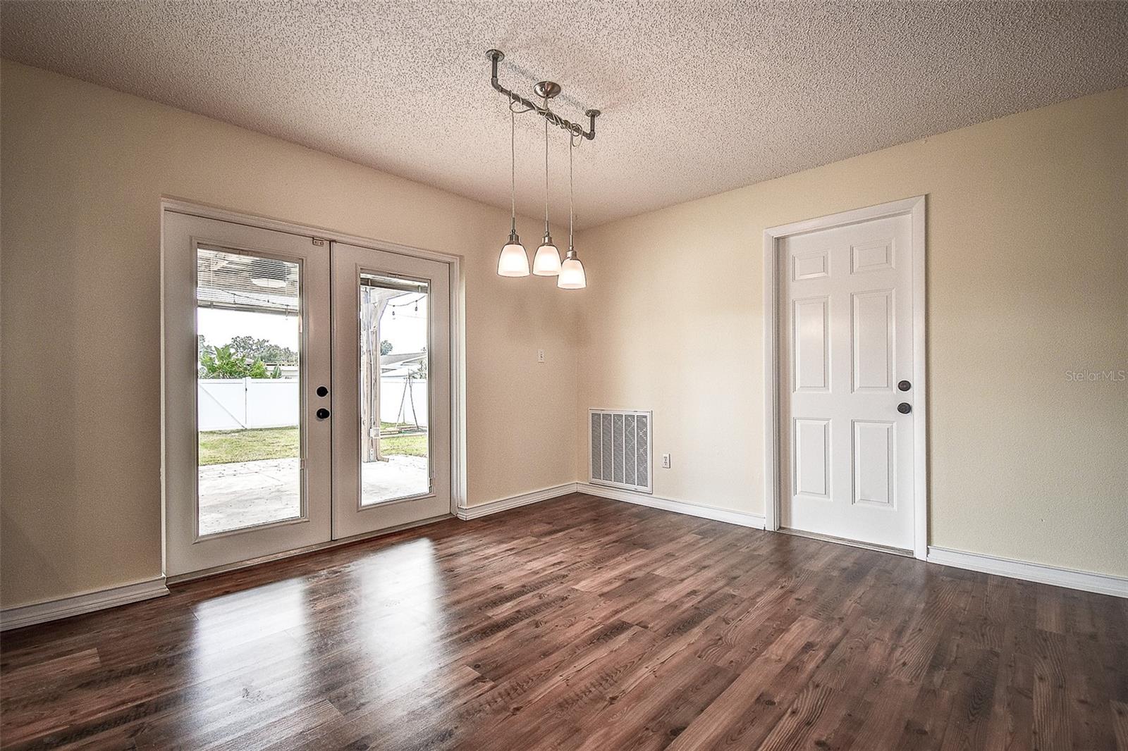 Image 9 of 48 For 600 91st Avenue N