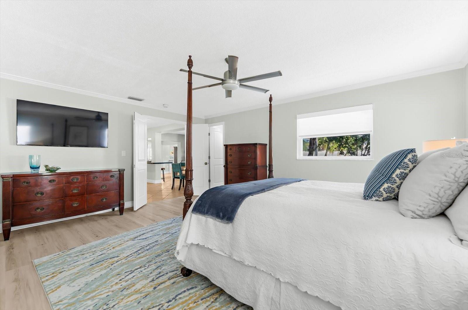 Image 27 of 51 For 111 17th Street