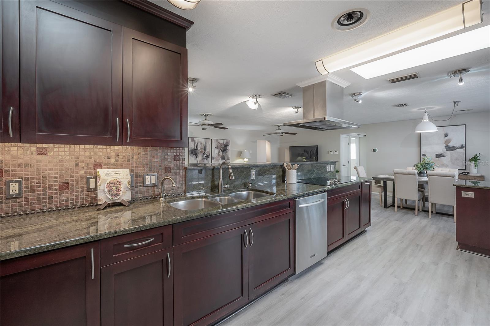 Image 10 of 36 For 4606 Oakellar Avenue