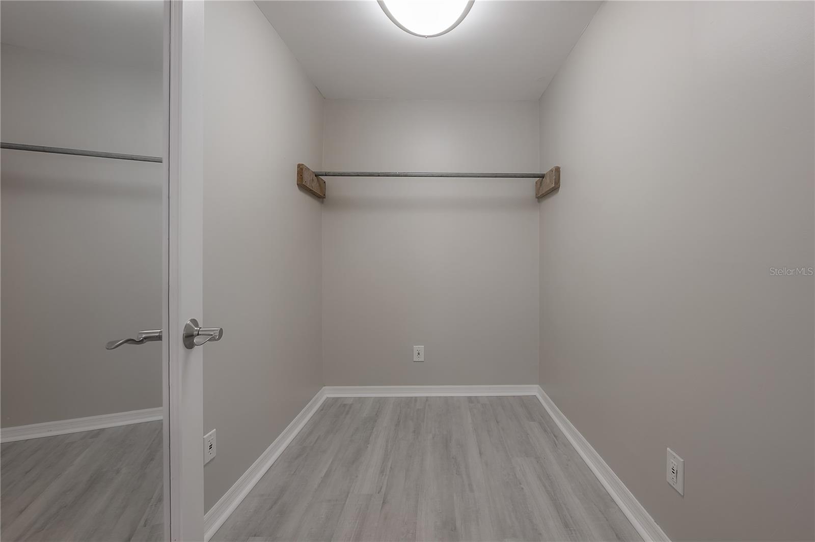 Image 17 of 36 For 4606 Oakellar Avenue