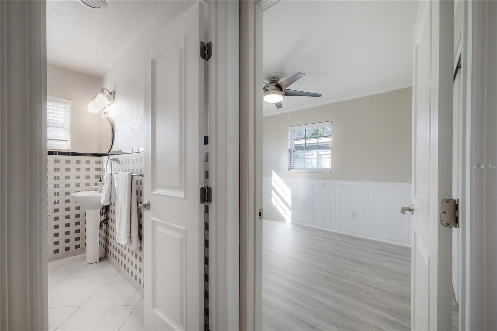 Image 26 of 36 For 4606 Oakellar Avenue