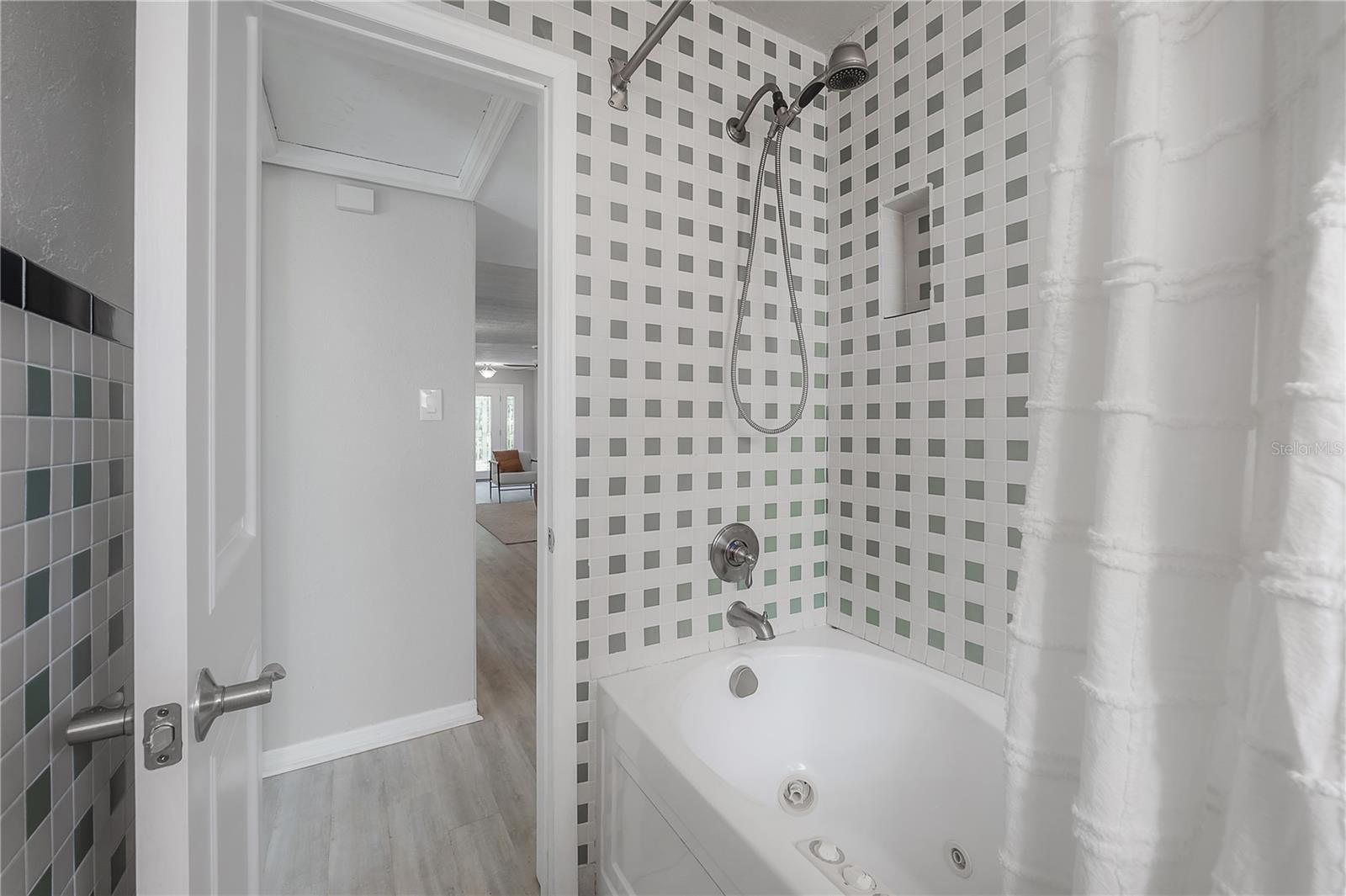 Image 27 of 36 For 4606 Oakellar Avenue