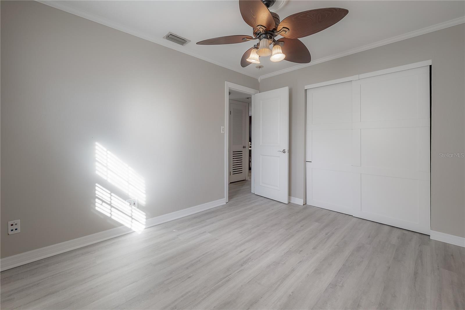 Image 31 of 36 For 4606 Oakellar Avenue