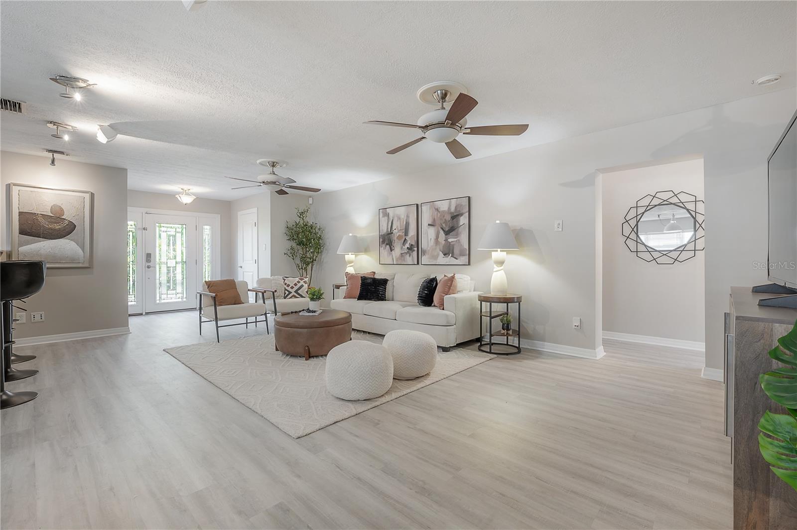 Image 4 of 36 For 4606 Oakellar Avenue