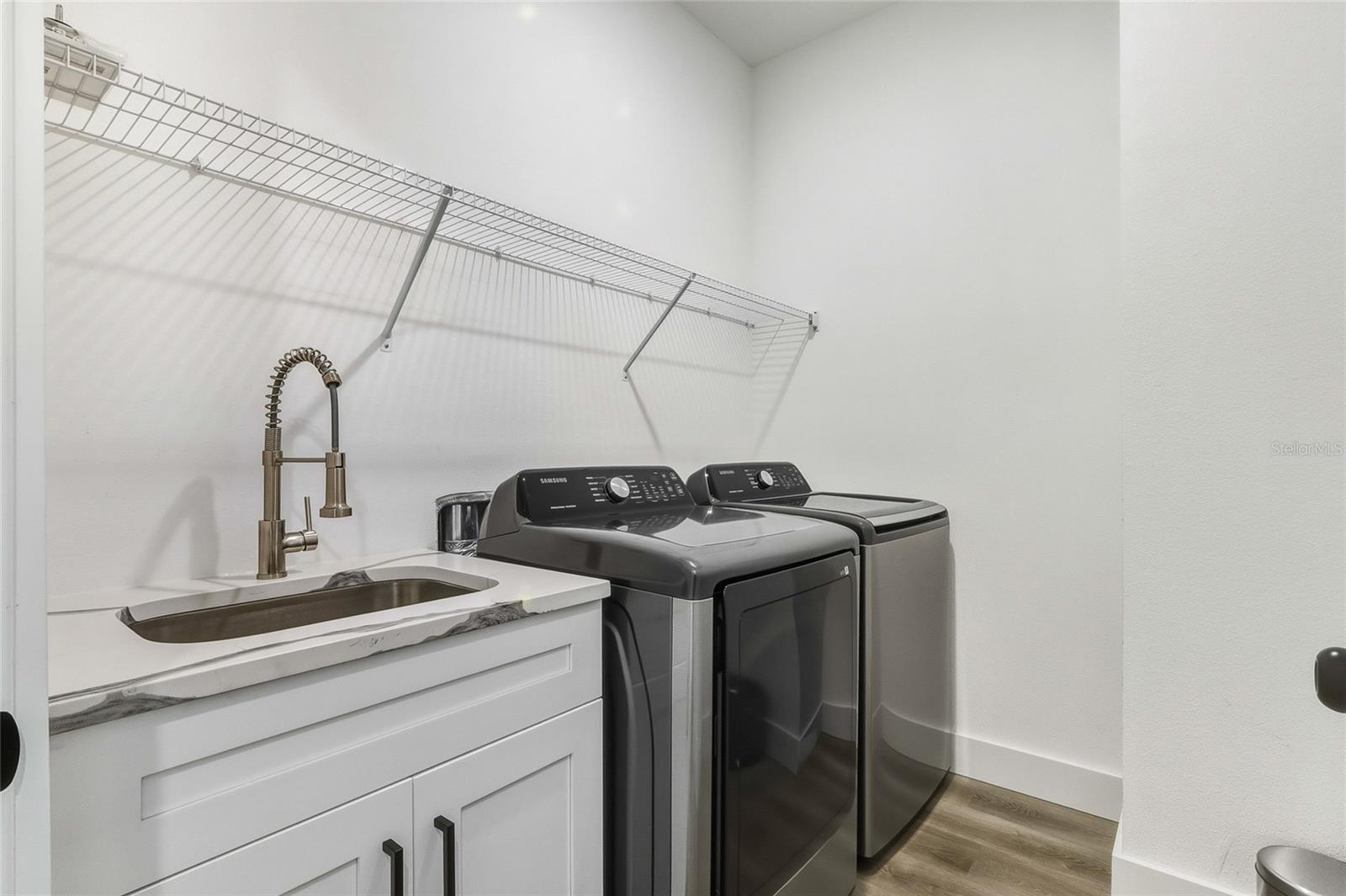 Image 19 of 33 For 120 Gladys Street 3