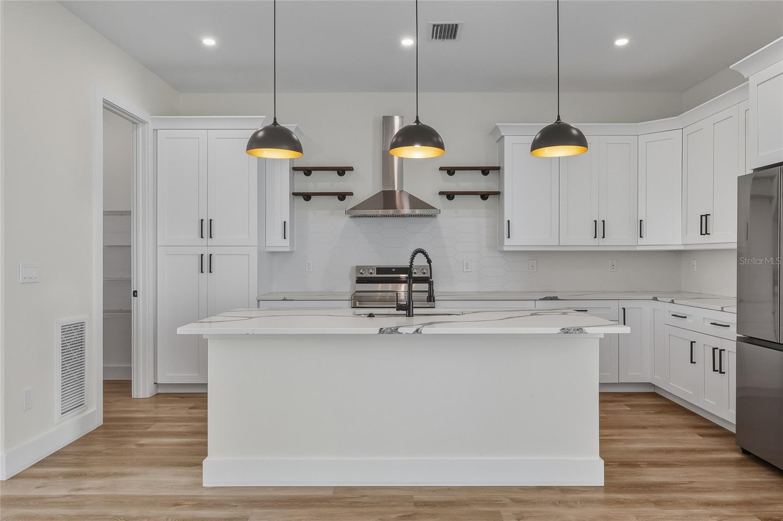 Image 29 of 33 For 120 Gladys Street 3