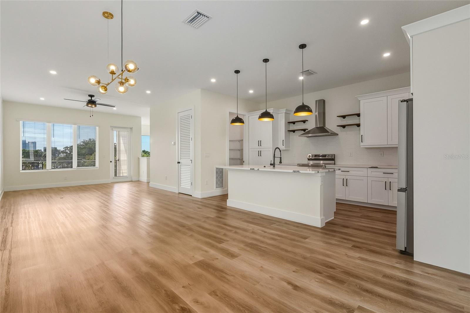 Image 3 of 33 For 120 Gladys Street 3