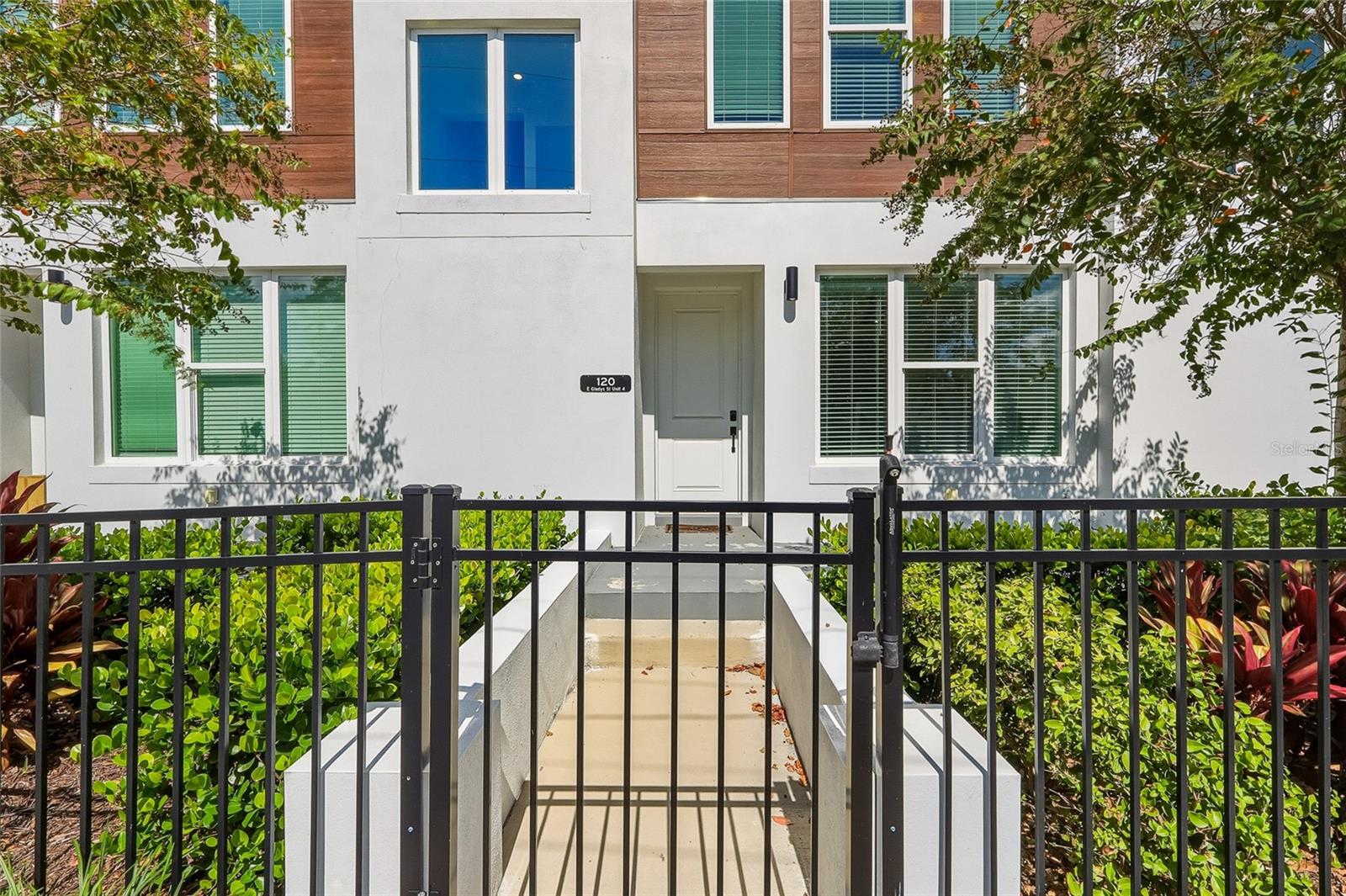 Image 5 of 33 For 120 Gladys Street 3