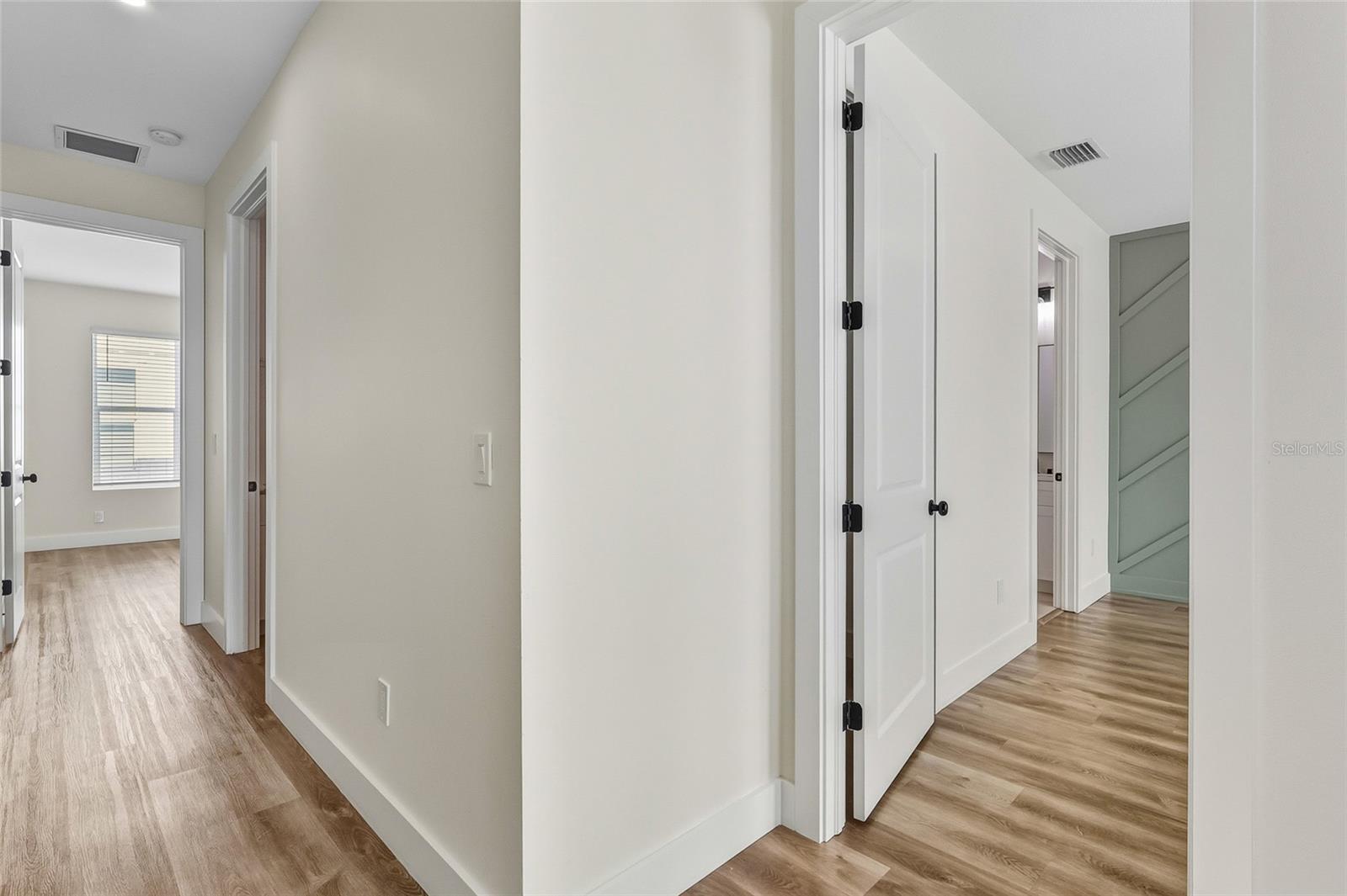 Image 8 of 33 For 120 Gladys Street 3