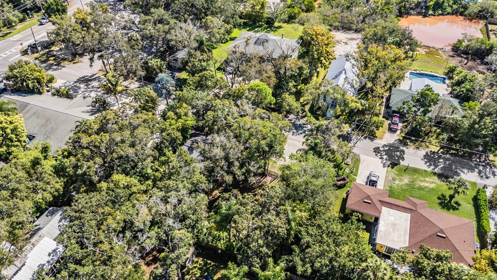 Image 10 of 25 For 344 Bay Street