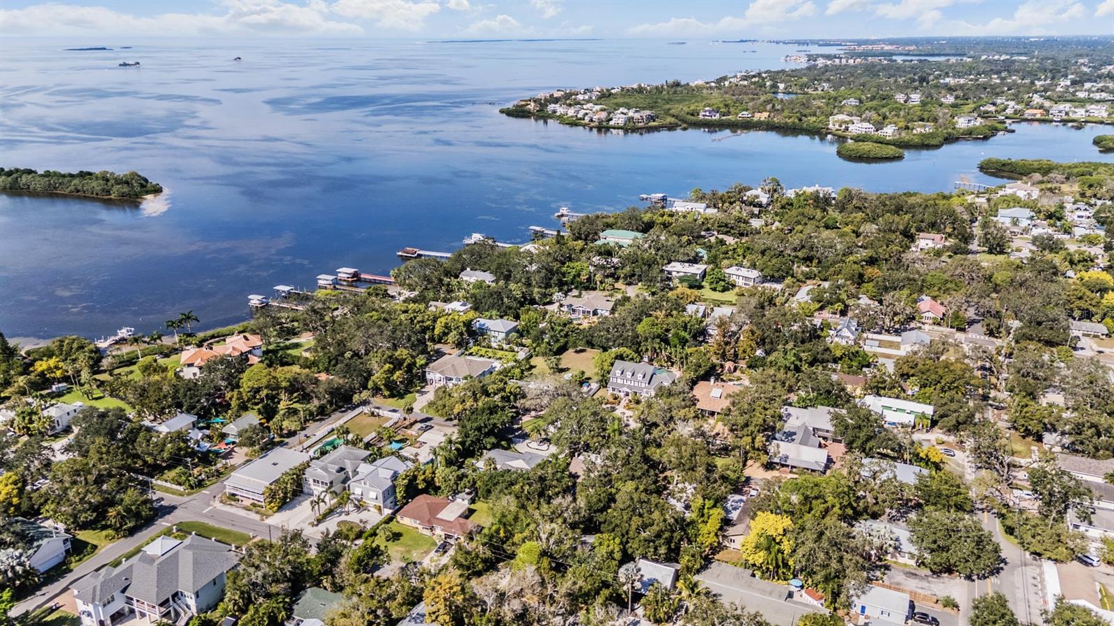 Image 5 of 25 For 344 Bay Street