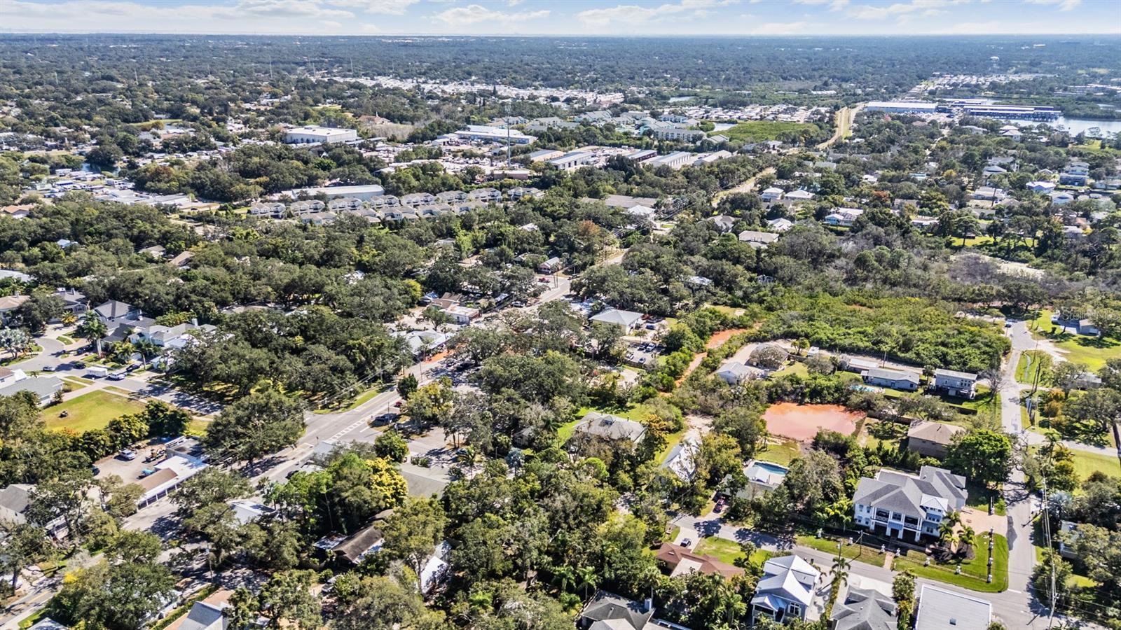 Image 9 of 25 For 344 Bay Street