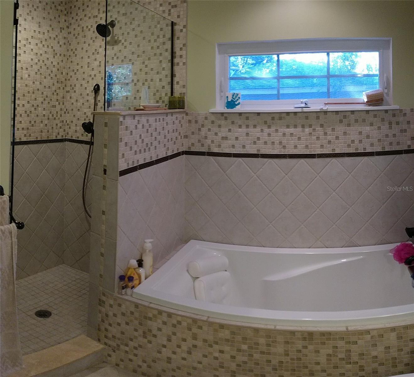 Image 10 of 43 For 515 Wilkie Street