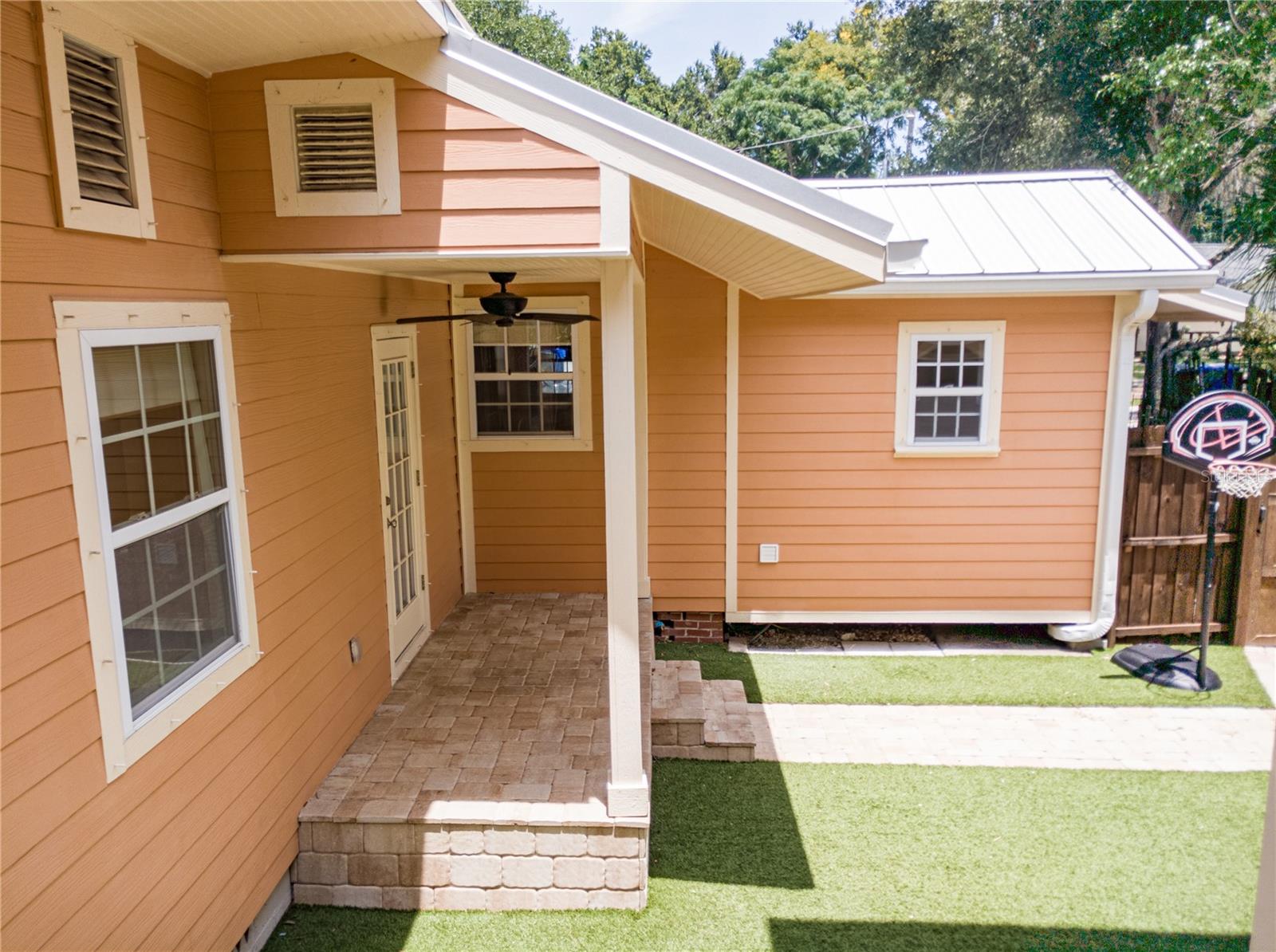 Image 16 of 43 For 515 Wilkie Street