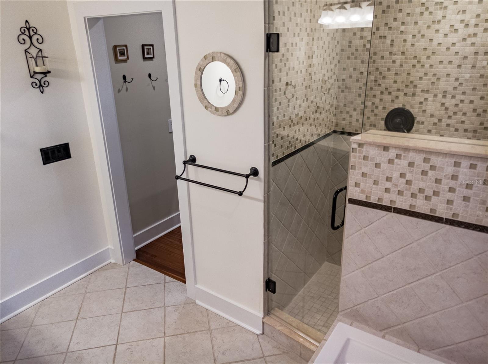 Image 36 of 43 For 515 Wilkie Street