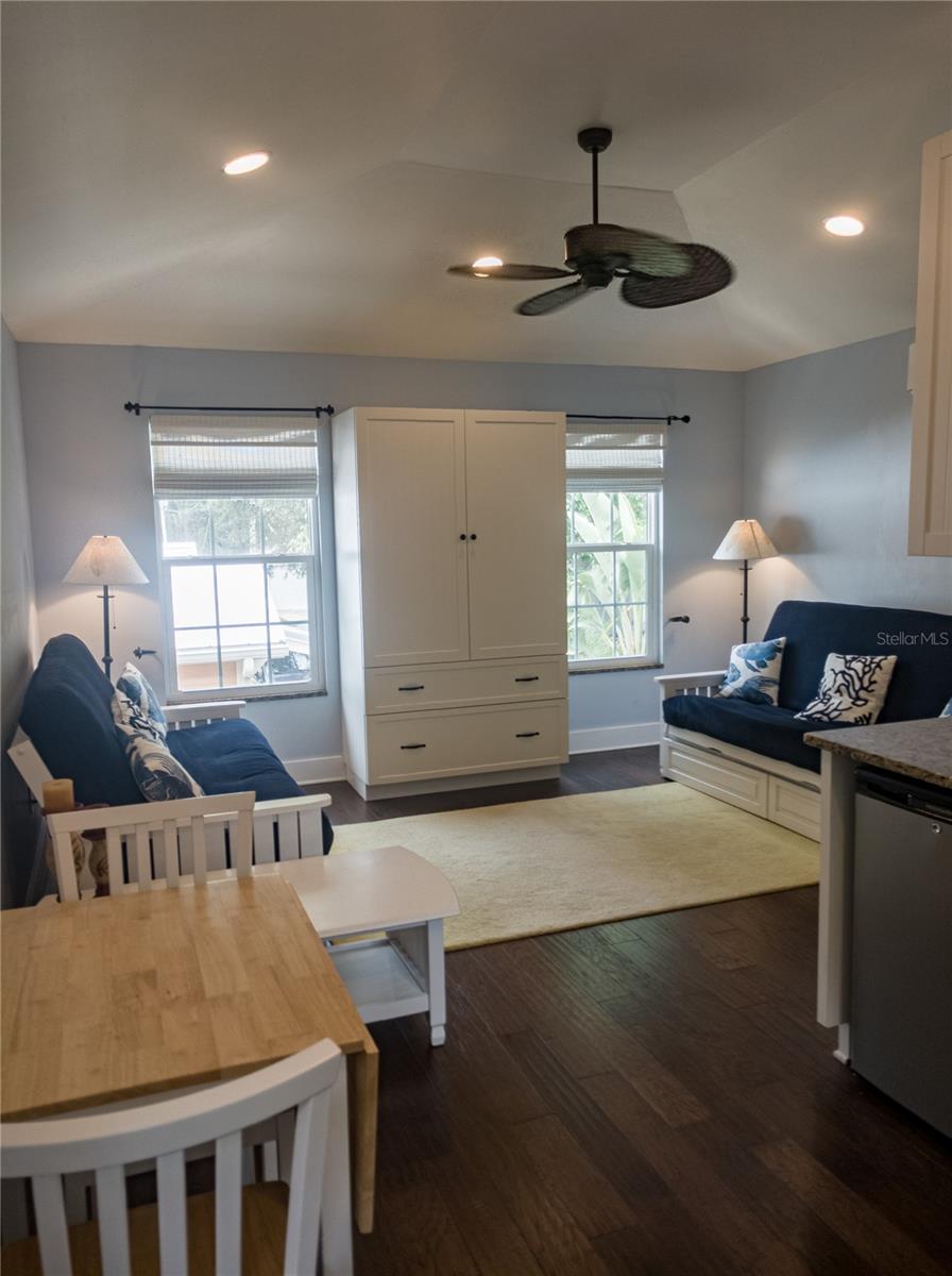 Image 42 of 43 For 515 Wilkie Street