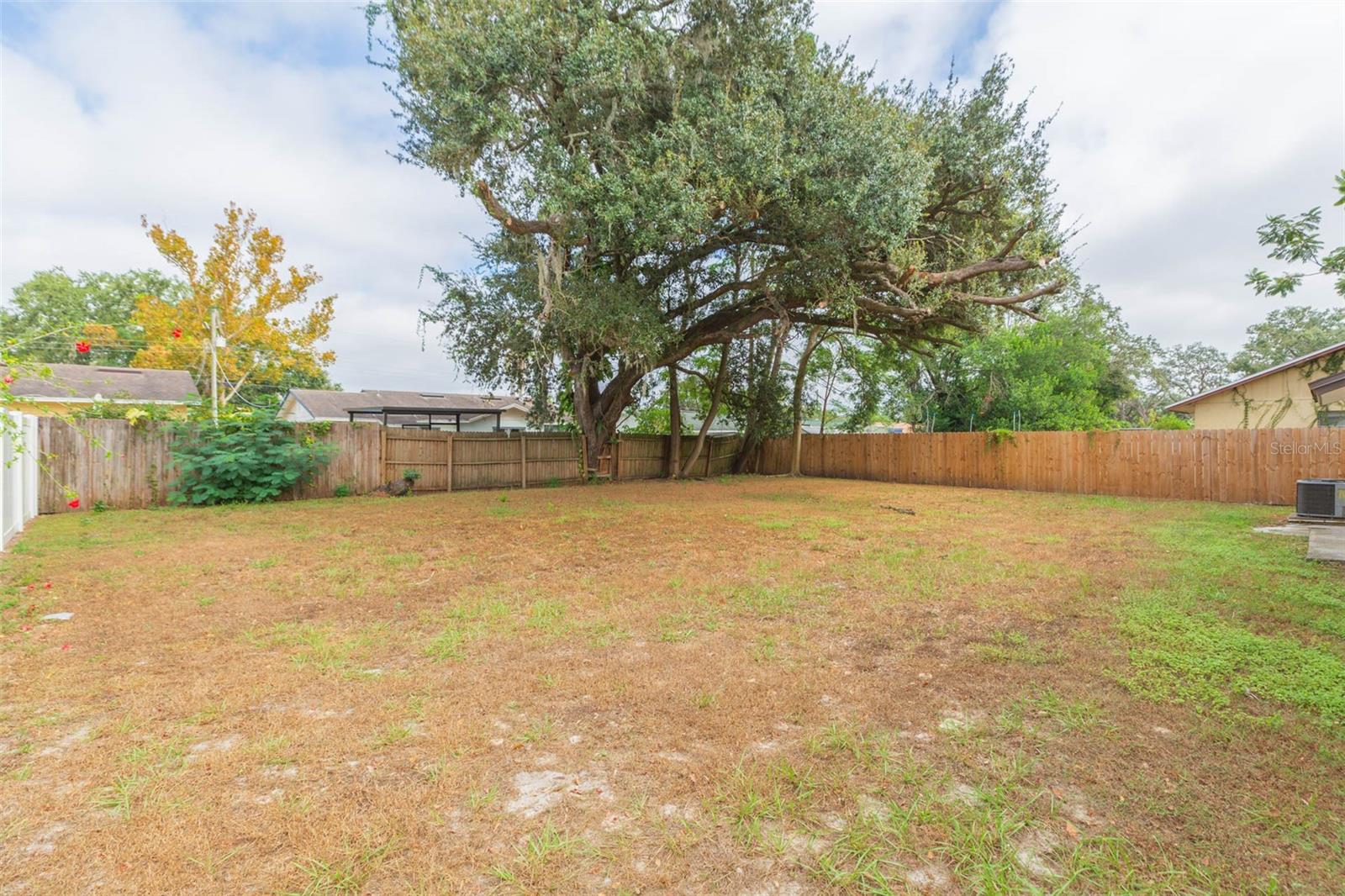 Image 17 of 19 For 7608 Sanibel Circle