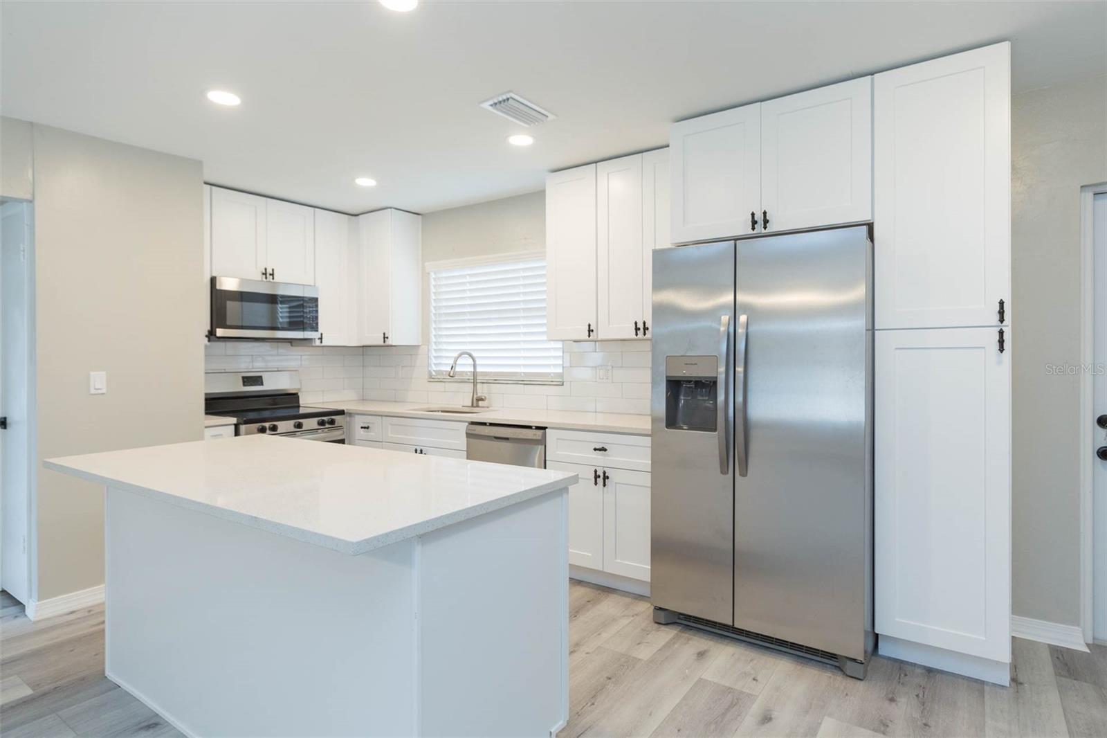 Image 6 of 19 For 7608 Sanibel Circle