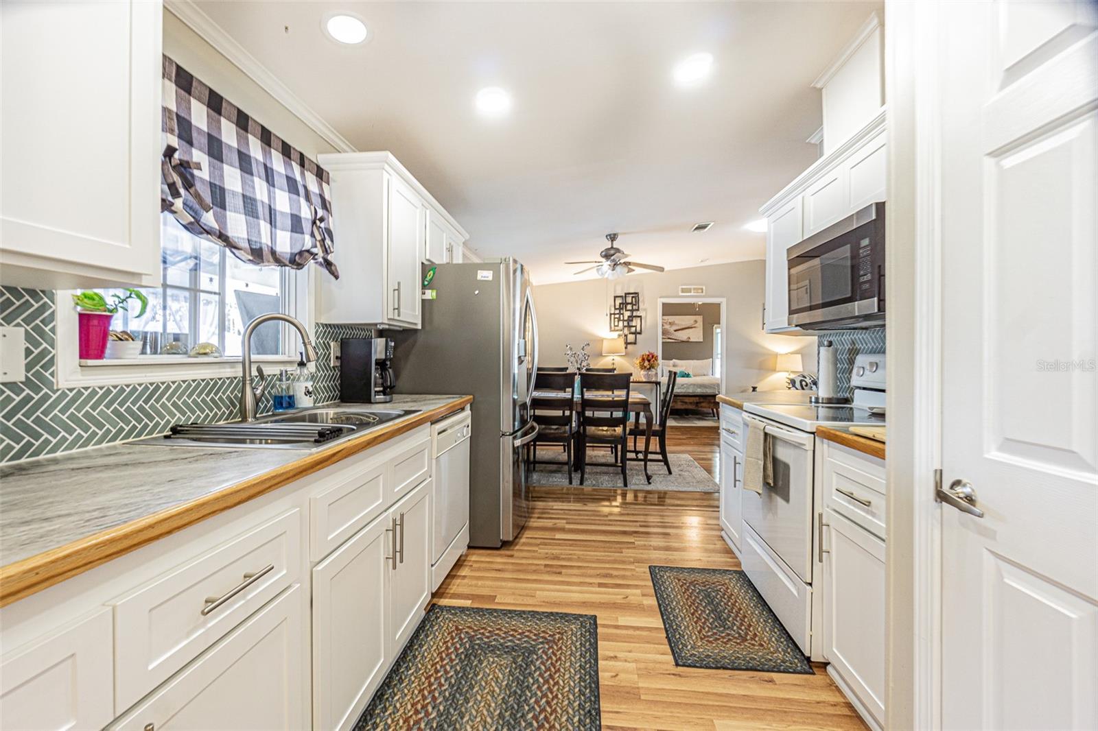 Image 10 of 33 For 37513 Campo Avenue