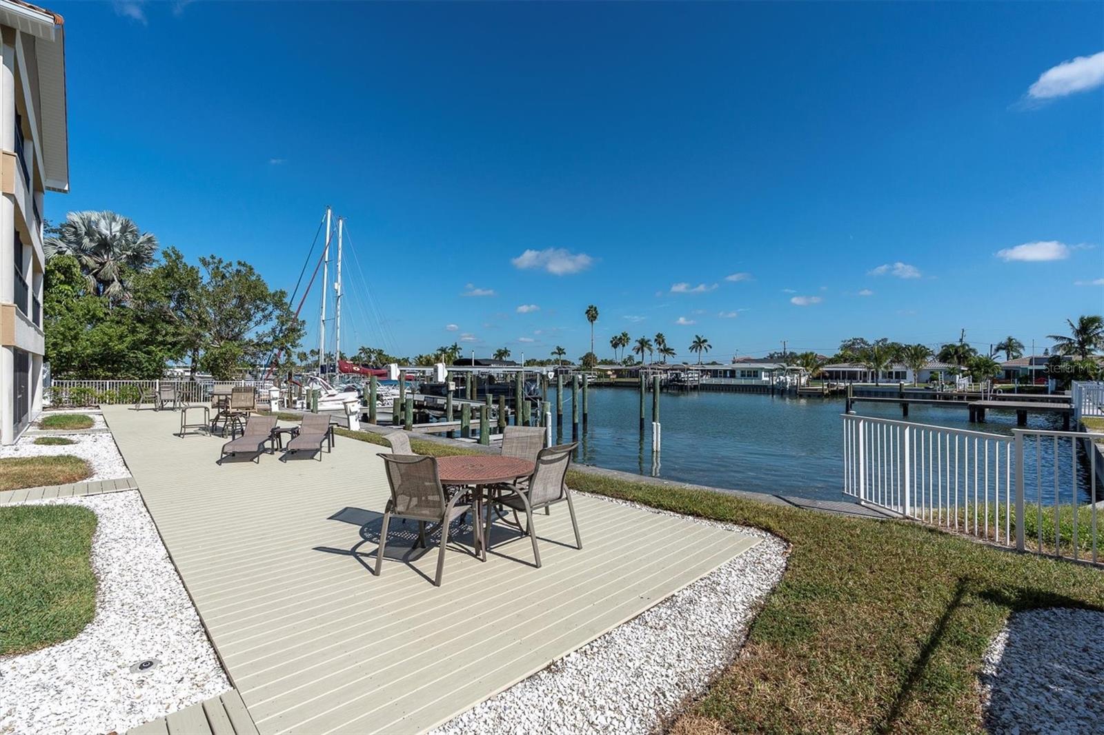 Image 34 of 42 For 300 Capri Boulevard 6