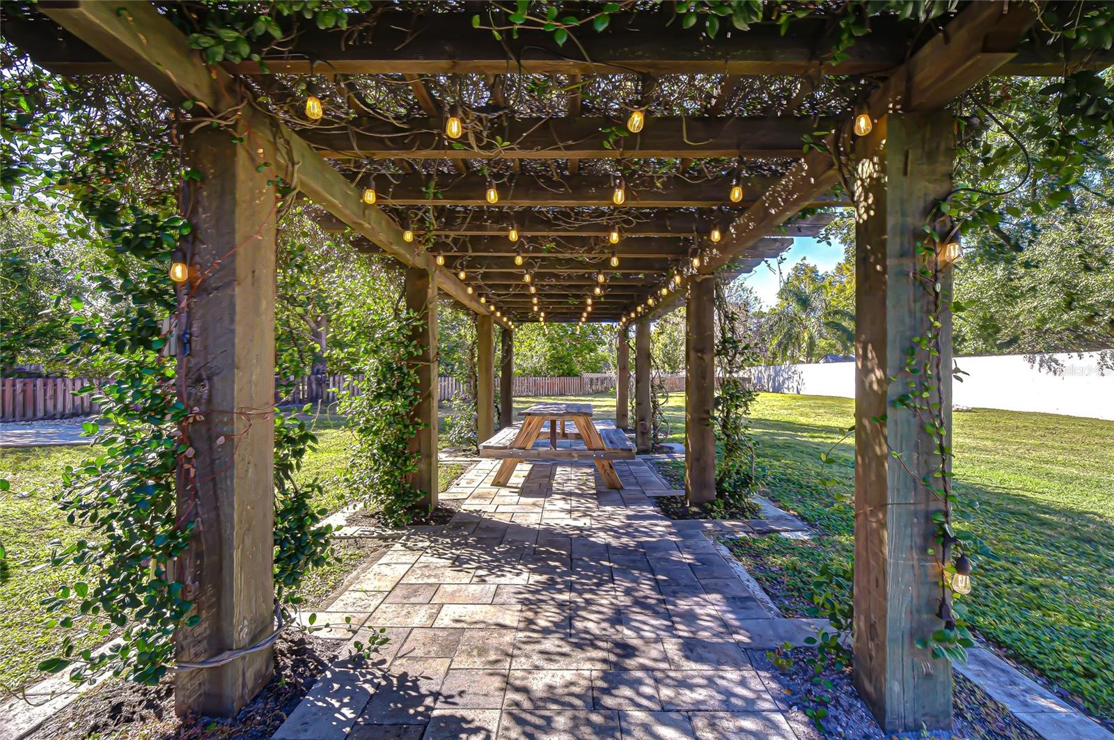 Image 26 of 60 For 15306 Spruson Street