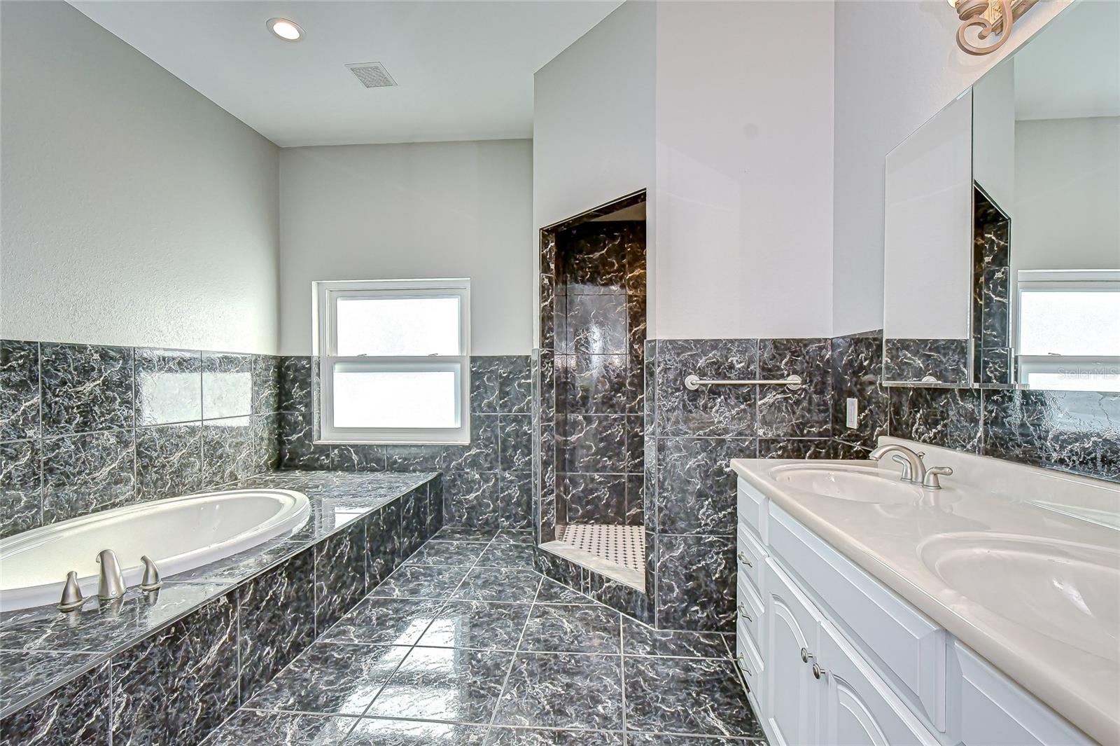 Image 52 of 60 For 15306 Spruson Street