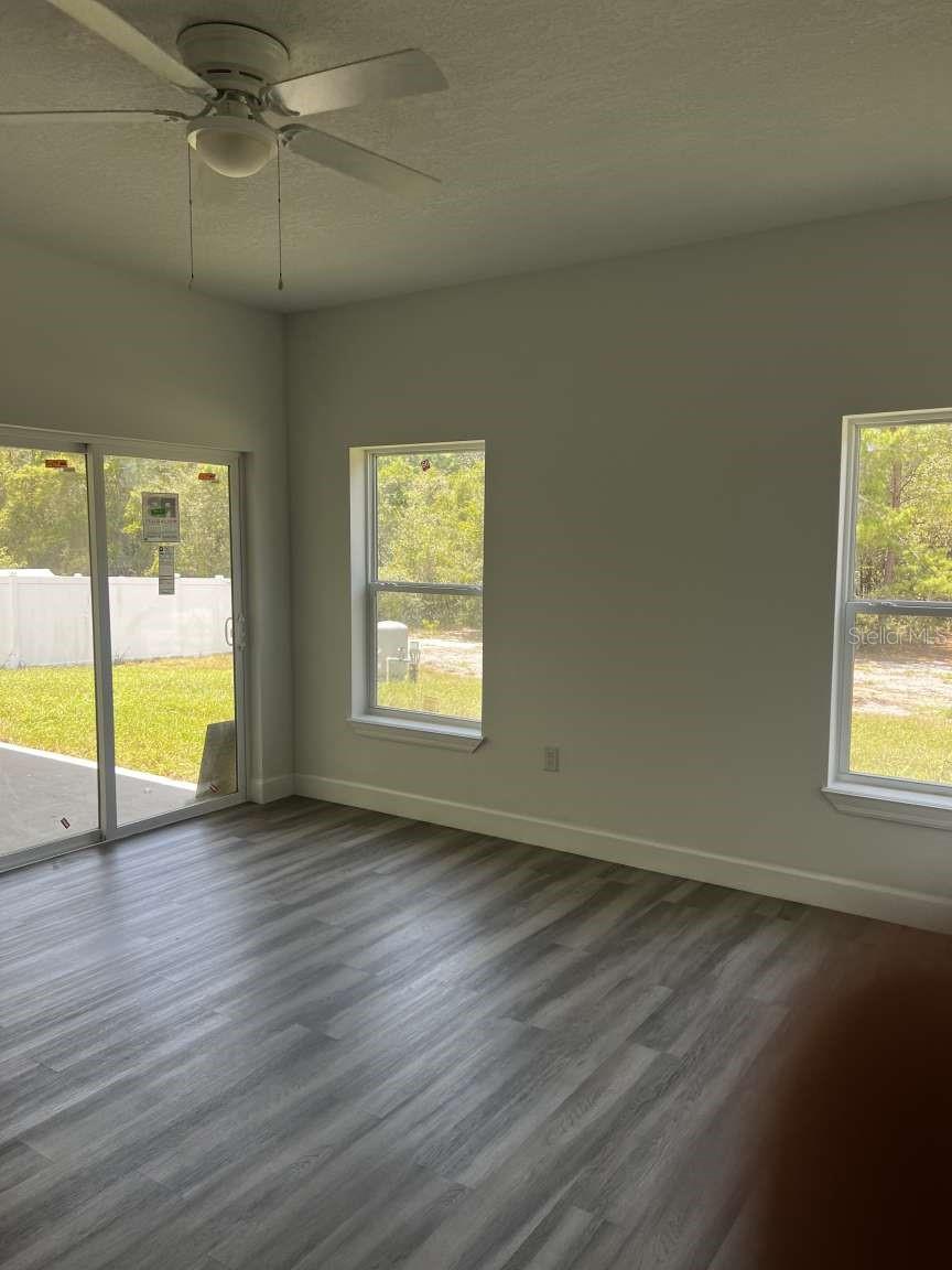 Image 6 of 10 For 32835 Forest Avenue