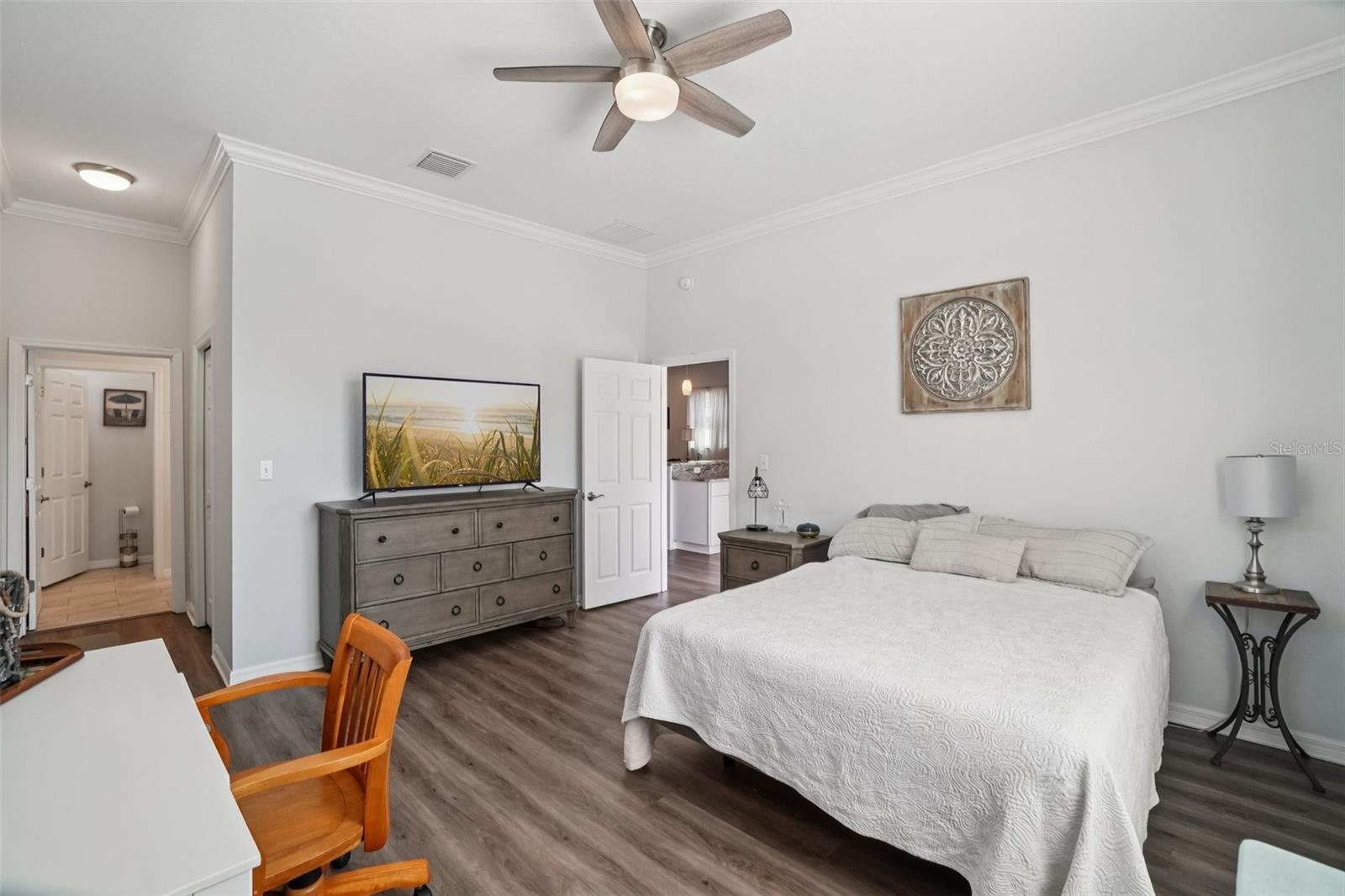 Image 10 of 21 For 154 Spruce Street