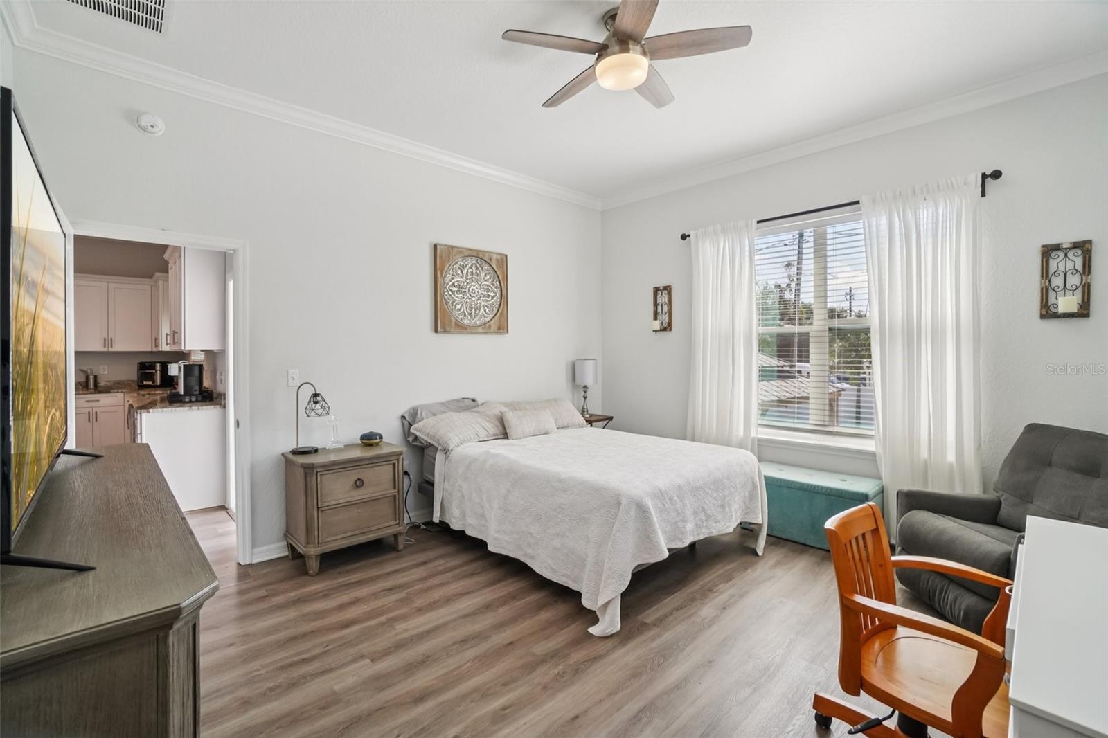 Image 11 of 21 For 154 Spruce Street