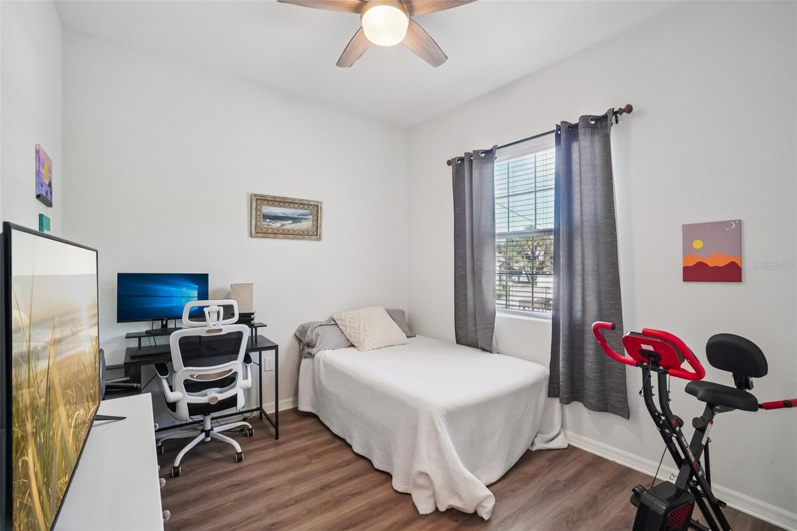 Image 14 of 21 For 154 Spruce Street