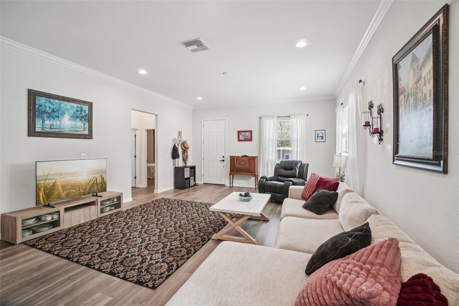 Image 5 of 21 For 154 Spruce Street