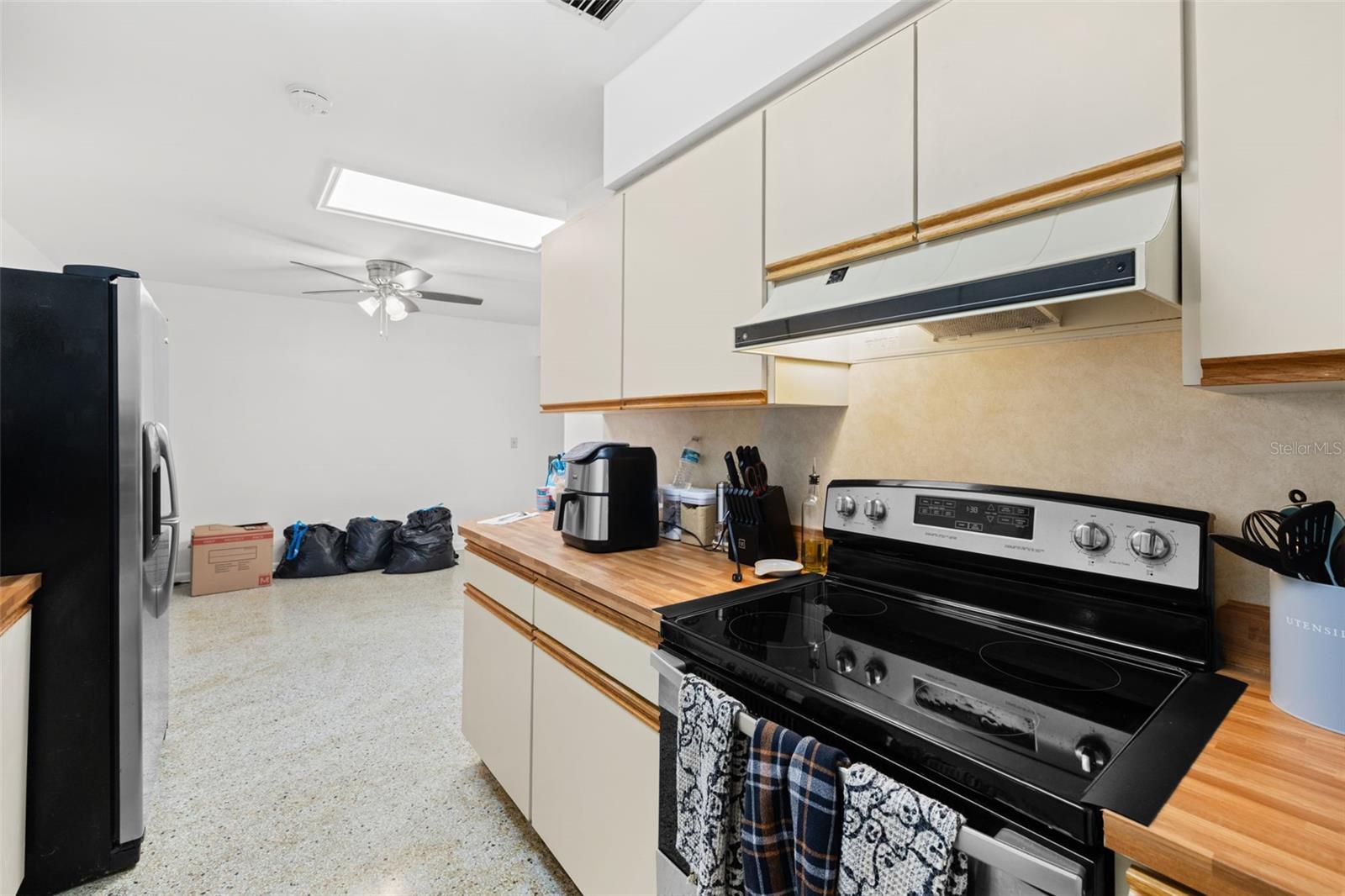 Image 8 of 22 For 7706 Elm Street