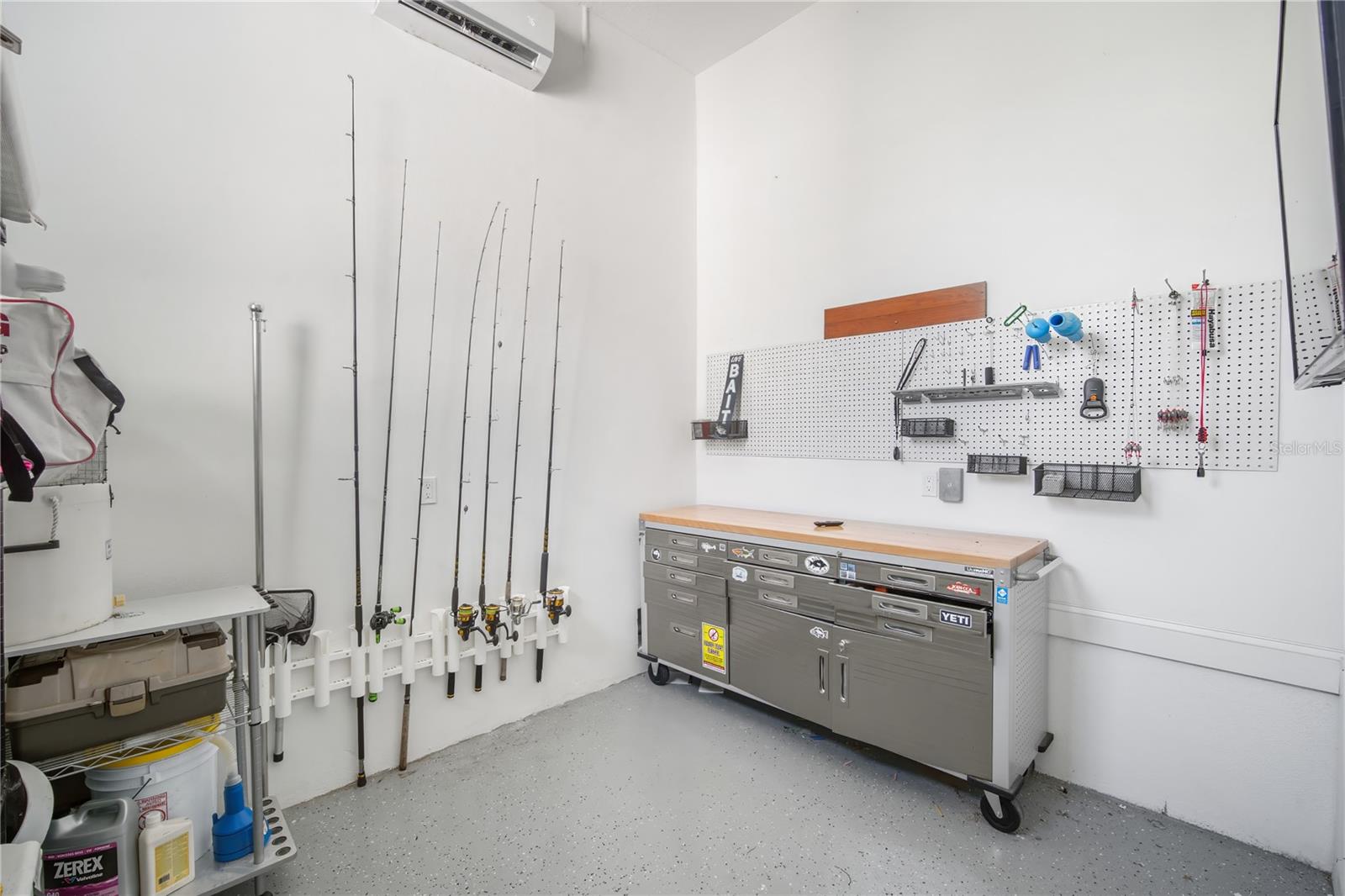 Image 17 of 38 For 718 Pinckney Drive