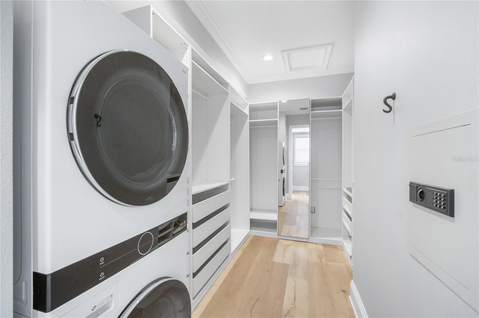 Image 19 of 38 For 718 Pinckney Drive