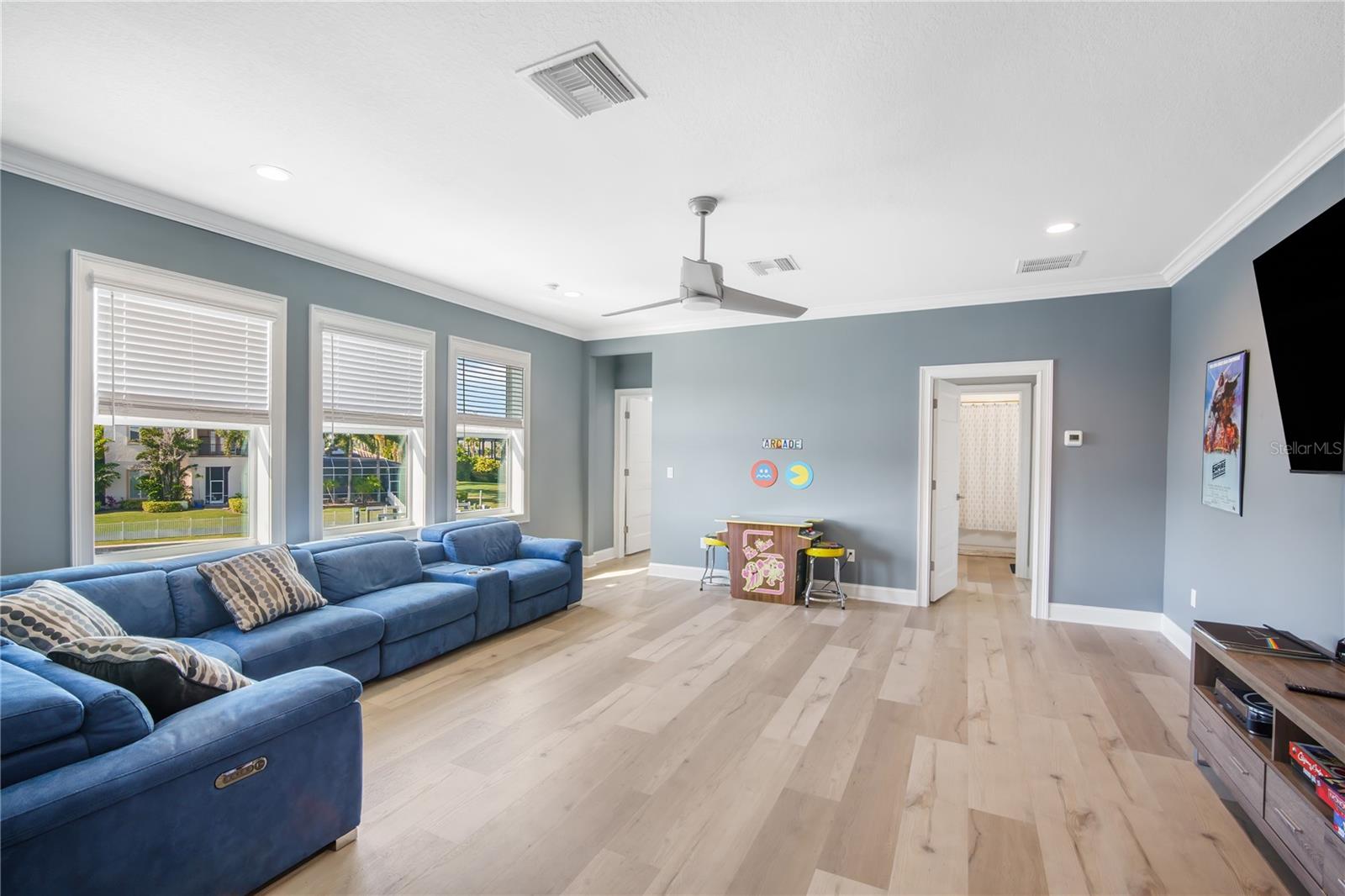 Image 20 of 38 For 718 Pinckney Drive