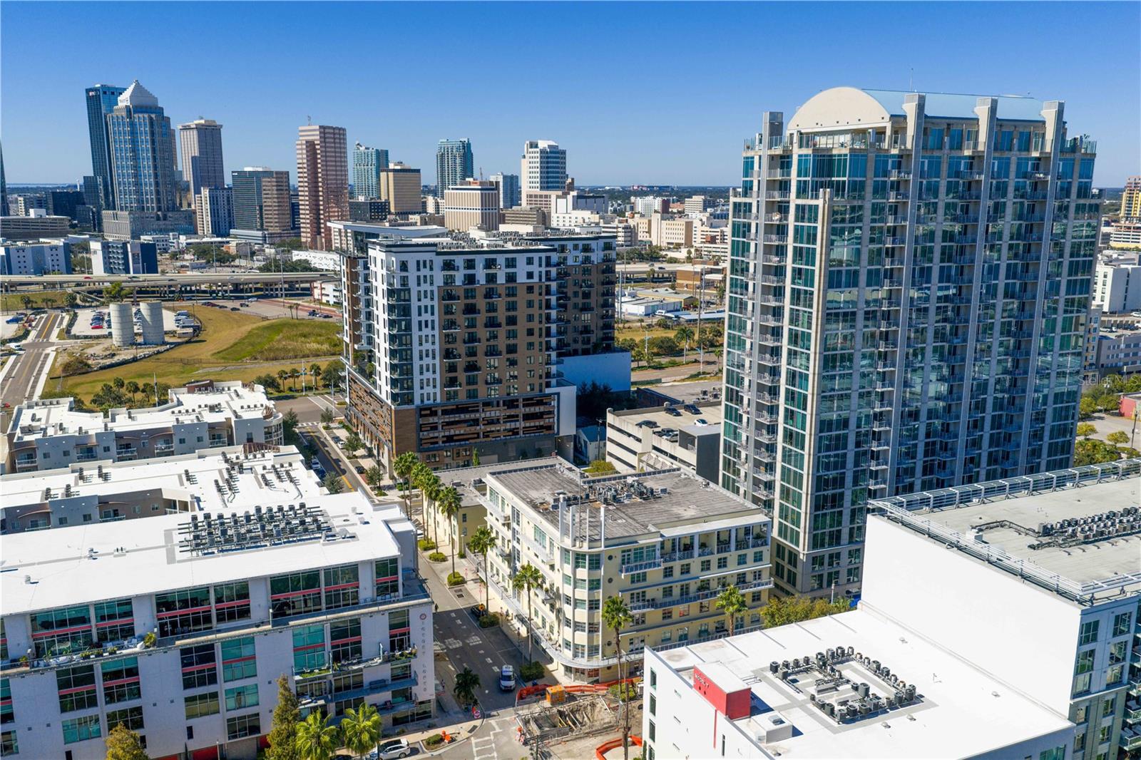 Image 28 of 37 For 1212 Whiting Street 303