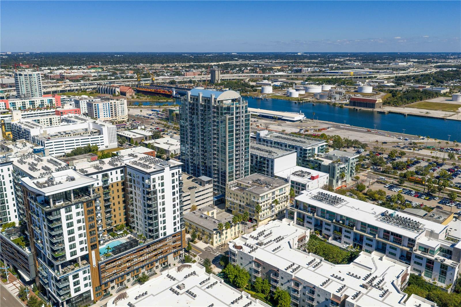 Image 31 of 37 For 1212 Whiting Street 303